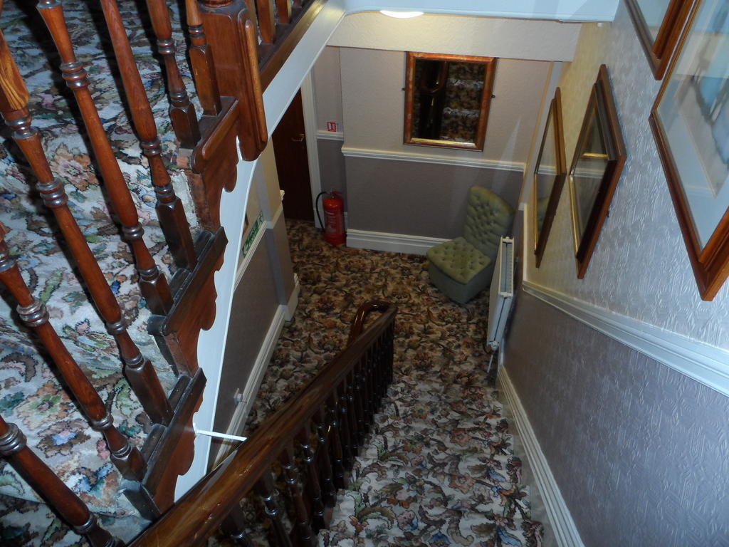 Fairhaven Hotel - 46 Palatine Road Блекпул Екстериор снимка