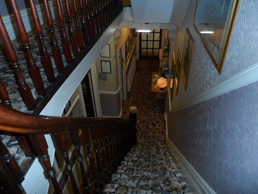 Fairhaven Hotel - 46 Palatine Road Блекпул Екстериор снимка