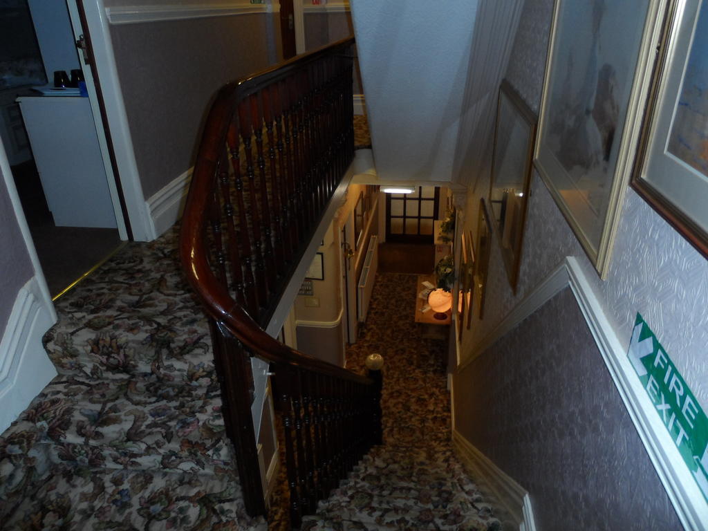 Fairhaven Hotel - 46 Palatine Road Блекпул Екстериор снимка